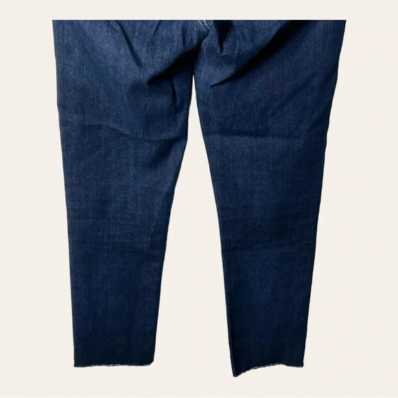 0706. PAIGE PEG SKINNY JEANS DARK WASH IN COLOR RAW HEM SIZE SEE MEASUREMENTS - Picture 9 of 10